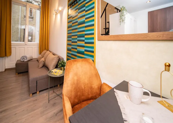 Free Parking -corvin Palace Residence-3bdrm,6ppl,wifi,ac Apartament