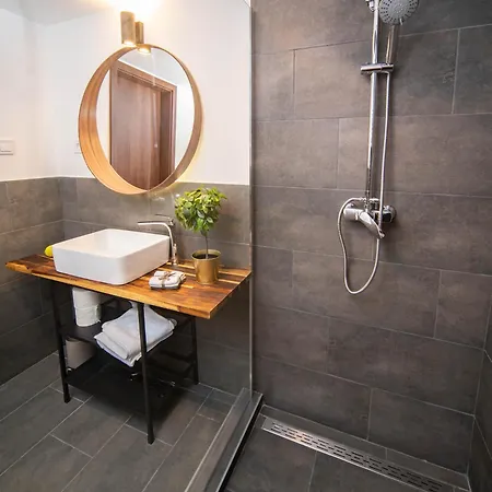 Free Parking -corvin Palace Residence-3bdrm,6ppl,wifi,ac Lejlighed Budapest