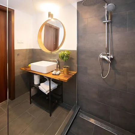 Lejlighed Free Parking -corvin Palace Residence-3bdrm,6ppl,wifi,ac Budapest
