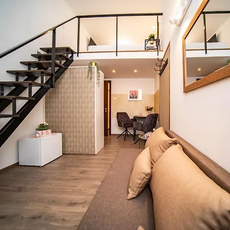 Lejlighed Free Parking -corvin Palace Residence-3bdrm,6ppl,wifi,ac