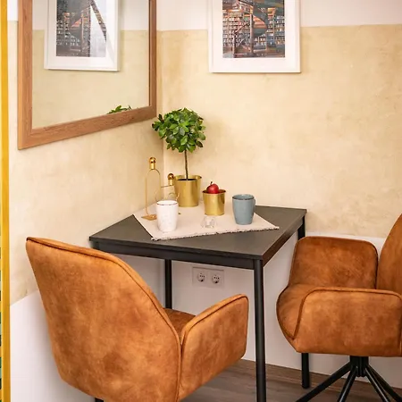Lejlighed Free Parking -corvin Palace Residence-3bdrm,6ppl,wifi,ac