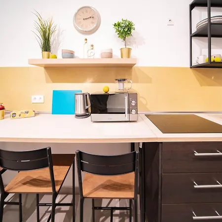 Lejlighed Free Parking -corvin Palace Residence-3bdrm,6ppl,wifi,ac