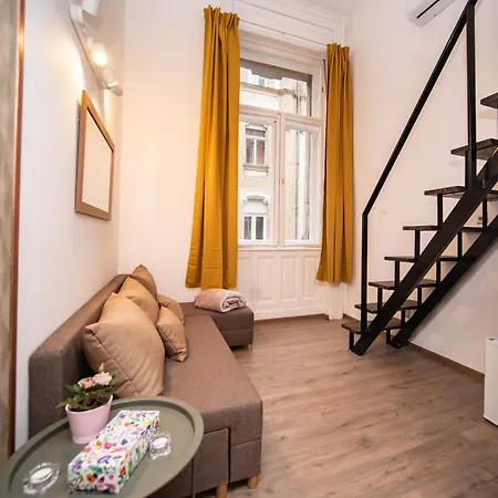 Apartmán Free Parking -corvin Palace Residence-3bdrm,6ppl,wifi,ac