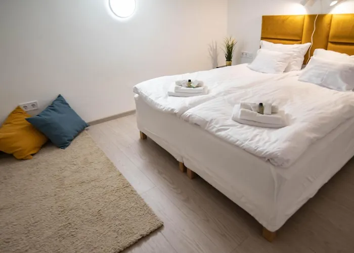 Free Parking -corvin Palace Residence-3bdrm,6ppl,wifi,ac *