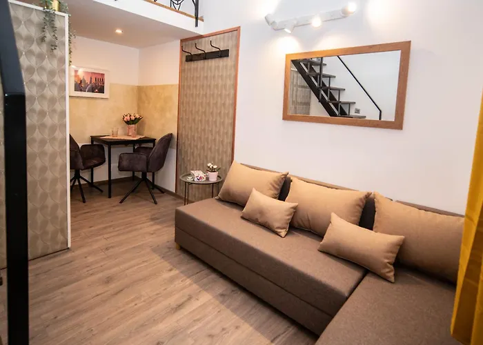 Free Parking -corvin Palace Residence-3bdrm,6ppl,wifi,ac Apartmán