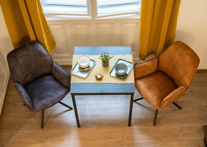 Free Parking -corvin Palace Residence-3bdrm,6ppl,wifi,ac
