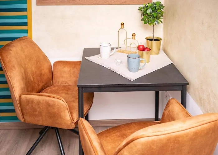 Free Parking -corvin Palace Residence-3bdrm,6ppl,wifi,ac *