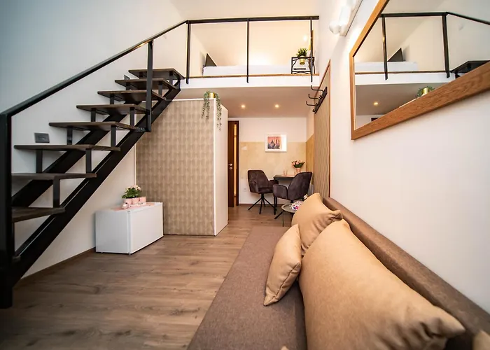 Apartmán Free Parking -corvin Palace Residence-3bdrm,6ppl,wifi,ac