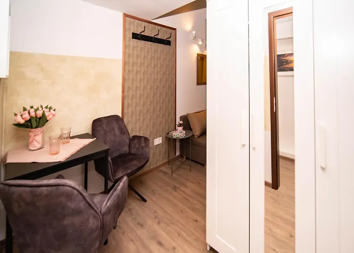 Apartmán Free Parking -corvin Palace Residence-3bdrm,6ppl,wifi,ac *